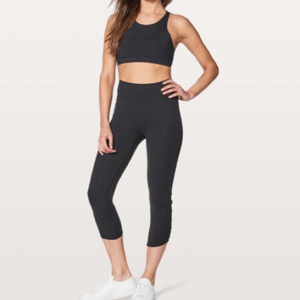 ▪️Lululemon▪️Tied To It Crop - Picture 3 of 8